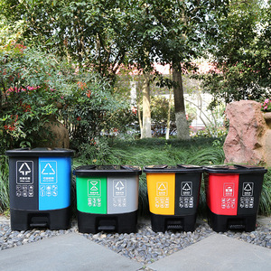 Contenedor de Basura de Doble Compartimento con Pedal y Tapa, Separación de Residuos Secos y Húmedos, Contenedor de Almacenamiento Doméstico para Uso en Interiores y Exteriores - Product Image 1
