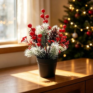 Planta Artificial Navideña en Maceta con Piñas y Ramas Rojas, Decoración Festiva para Escritorio - Product Image 1