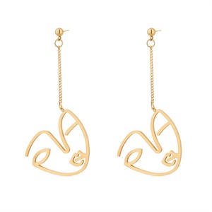 Boucles d'oreilles tendance personnalisées plaquées or avec pampilles en forme de visage pour femme - Product Image 2