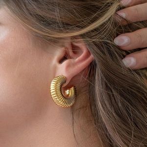 Boucles d'oreilles en spirale dorées en forme de U, goutte d'eau, pour femmes, à porter au quotidien - Product Image 1