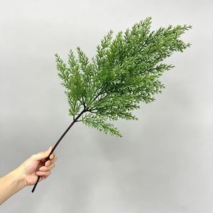 Bouquet de cèdres artificiels et de branches de pin Xianglin, verdure décorative pour sapin de Noël et aménagement paysager - Product Image 2