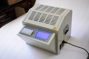 Automatischer Yong Hui Isolationsöl-Dielektrizitätsstärketester 220V 1 Jahr Garantie IP55-Schutz 2% Genauigkeit 1000W - Product Image 5