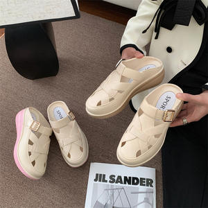 Heli Shark été Baotou <span class=keywords><strong>creux</strong></span> pantoufles vêtements d'extérieur fond épais femmes décontracté maison mode couleur bloc romain moitié - Product Image 2