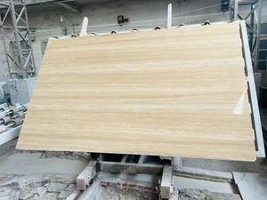 Lastra di Travertino Beige Turco Naturale per Decorazioni d'Interni di Lusso - Product Image 1