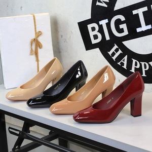 Escarpins à talon épais en cuir verni pour femme, style professionnel simple et élégant - Product Image 2