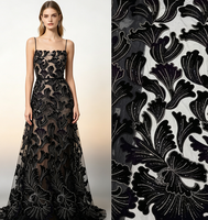 Tissu en velours floral 3D de luxe avec dentelle noire perlée et sequins pour robe de soirée Asoebi – En stock, livraison rapide