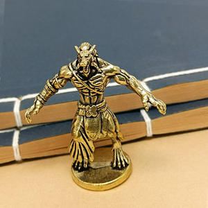 Estatuilla de hombre lobo de latón Vintage, escultura de monstruo Retro, adorno decorativo de escritorio, estatua de latón creativa, modelo artesanal coleccionable - Product Image 3