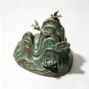 <span class=keywords><strong>Ritorno</strong></span> delle Rondini alle Montagne Verdi: Melodia del Loto, un Elegante Oggetto d'Arte in Bronzo. - Product Image 2
