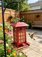 Mangeoire à oiseaux suspendue en métal rouge Oniya en forme de maison, pour jardin extérieur, mangeoire à graines pour oiseaux sauvages, station d'alimentation décorative pour cour arrière
