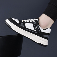 Vente en gros de baskets de skateboard noires et blanches, chaussures de sport respirantes à semelle épaisse pour hommes, style streetwear décontracté