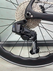 Bicicleta de Carretera <span class=keywords><strong>Ligera</strong></span> Twitter R15 de Fibra de Carbono 700c, 24 Velocidades, Frenos de Disco Hidráulicos, Bicicleta de Carreras Cortavientos - Product Image 3