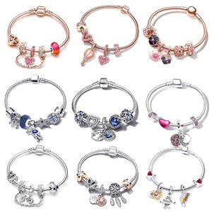 Pulsera <span class=keywords><strong>de</strong></span> Moda con Colgante <span class=keywords><strong>de</strong></span> Cristal Estilo Lujoso, Joyería <span class=keywords><strong>de</strong></span> Aleación DIY para Mujer, Diseño Minimalista Versátil - Product Image 1