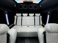 Bus VIP Customisé Black Warrior pour Toyota Coaster Année 2026, 12 Places, Cabine à Cloisonnement Intégral pour une Intimité Maximale, Vente Chaude à Dubaï, Qatar, Abou Dhabi