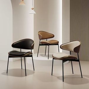 Chaise de salle à manger minimaliste à l'italienne en cuir noir, bois massif vieilli avec dossier haut de gamme pour <span class=keywords><strong>restaurant</strong></span> - Product Image 4