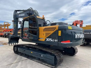 Excavatrice sur chenilles Hyundai 305LC-9T d'occasion, 31 tonnes, performance stable, système hydraulique, accessoire de pince hydraulique, certifiée CE - Product Image 4
