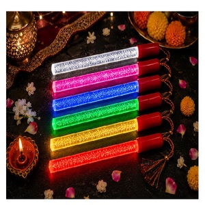 Barras de Dandiya Recargables Premium con Luces LED de Colores y Elegantes Borlas de Seda para el Baile Garba - Product Image 6