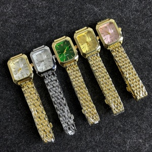 Nouvelle montre carrée à quartz pour étudiante, montre en alliage légère et luxueuse pour femme, bracelet en acier, montre simple et tendance pour étudiante - Product Image 1