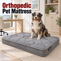 Matelas orthopédique pour chien en marque privée avec étiquette tissée personnalisée et housse extérieure matelassée grise amovible