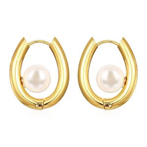 Pendientes de Perlas en Forma de U |   Aro de Acero Inoxidable Chapado en Oro PVD de 18K para Mujer |   Impermeable, Hipoalergénico y Resistente a la Decoloración - Product Image 1