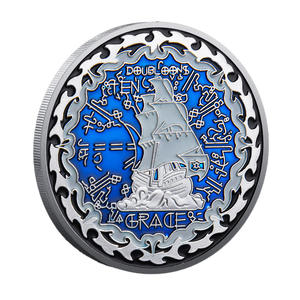 Pièce commémorative en métal plaqué sur le thème des pirates, avec crâne et épée, éléments rouge, bleu et or, collection 3D, décoration de bureau - Product Image 6