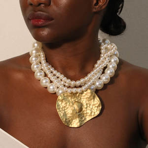 Kalung Mutiara Plastik Berlapis Mewah Grosir, Kalung Liontin Berlapis Emas Trendy dari Paduan Logam untuk Wanita - Product Image 6