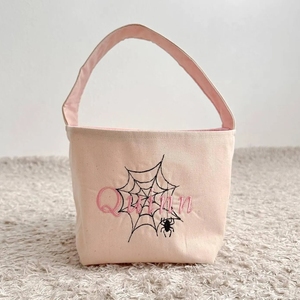Cubo de Lona Personalizable para Halloween con Bordado de Calabazas, Murciélagos y Telarañas, Personalizable con el Nombre del Niño - Product Image 4