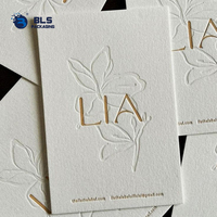 Cartes de vœux en carton personnalisées, écologiques et luxueuses, avec impression offset et découpe.