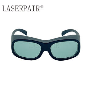 نظارات أمان ليزر زجاجية تمتص المعادن 870-11000nm مع نفاذية ممتازة مع CE EN207 - Product Image 1