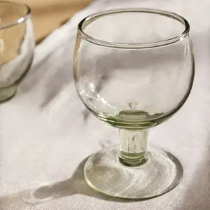 Copo de vidro feito à mão em cor gradiente estilo clássico popular copo de vinho tinto água potável