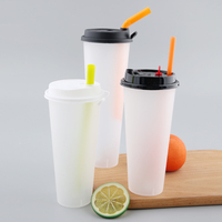 Gobelets en plastique jetables personnalisés avec logo, avec couvercles, en PP, 16oz, 24oz, 32oz, mignons et réutilisables pour bubble tea