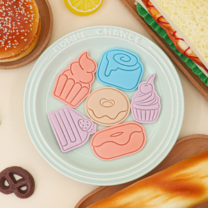 Série Desserts : Moule à biscuits en plastique et emporte-pièces 3D en forme de dessin animé, écologiques, pour la simulation de gâteaux à la <span class=keywords><strong>fraise</strong></span> DIY - Product Image 4