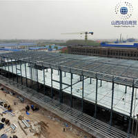 Structure en acier robuste et durable, atelier moderne, entrepôt, bâtiment préfabriqué, fourniture sur mesure selon le design