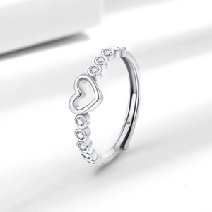 RFJEWEL 2026 Nouvelle Bague Ajustable en Plaqué Or/Argent avec Cœur et Zircon Cubique, Bijou Tendance pour Femme, Vente en Gros - Product Image 2