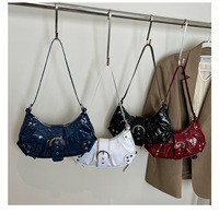 Sac à bandoulière carré petit et luxueux de style Y2K pour femmes, sac à main vintage en cuir de crocodile PU haut de gamme avec rivets, sac sous le bras