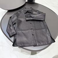 Veste en cuir tissé noir pour femme, style chemise boutonnée avec fente latérale pour la vie urbaine