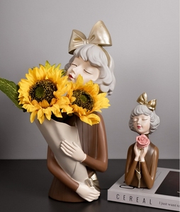 Resina fiore ragazza fiore decorazione in resina vaso di lusso high-end sala da soggiorno TV elementi di fiori casa cose buone - Product Image 3