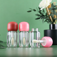 Tube de brillant à lèvres vide 4 ml à marque privée, contenant transparent avec grand applicateur, flacon cosmétique personnalisé pour huile à lèvres