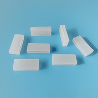 Le fabricant fournit des tubes plats en silicone semi-transparents, des manchons carrés en silicone et des manchons d'étanchéité en silicone.
