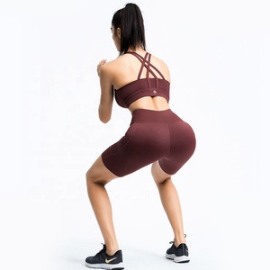 Ventas calientes Active Wear Gym Seamless Halter Backless Bra Shorts con bolsillo Se puede imprimir logo Mujeres Fitness Yoga Set para mujeres - Product Image 3