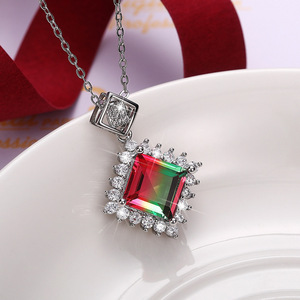 Collana di Lusso Trendy con Pendente in Rame a Catena con Perle Imitate Multicolore a Rombo Geometrico - Product Image 5