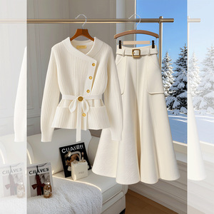 2025 semplice abito da donna a due pezzi di fascia alta nuovo stile coreano gonna All-Match Top Set Casual in tinta unita con motivo lavorato a molla - Product Image 1
