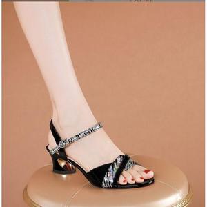 Sandales compensées unisexes élégantes à bout rond pour l'été – Confortables, respirantes et tendance pour femmes - Product Image 1