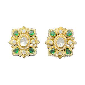 Boucles d'oreilles en argent 925 plaqué rhodium Design vintage Moissanite vert pierre blanche clous lunette réglage idéal pour anniversaire de mariage - Product Image 1