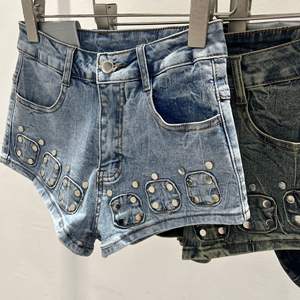 Viviblook Z313PT Pantalones Cortos de Mezclilla para Mujer, Estilo Retro con Remaches, Cintura Baja Elástica, Jeans Cortos para Mujer, Estilo Urbano - Product Image 3