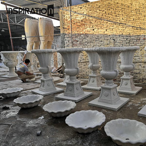 Adorno de jardín de piedra moldeada para cuadrilátero universitario, jarrón de piedra prefabricada, compra a granel de <span class=keywords><strong>jarrones</strong></span> de arenisca - Product Image 5