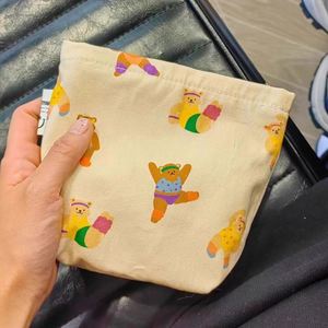 Nueva Bolsa de Cosméticos con Diseño de Oso Animado para Mujer, Bolsa de Almacenamiento de Lona de Gran Capacidad, Linda Bolsa de Aseo con Cierre y Flores - Product Image 3