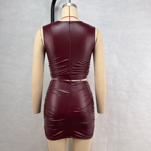 Custom Zomer Pu Tweedelige Rok Set Mouwloze Crop Top Mini Rokken Party Club Bijpassende Sets Rok Sets Dames 2 Delige Outfits - Product Image 4