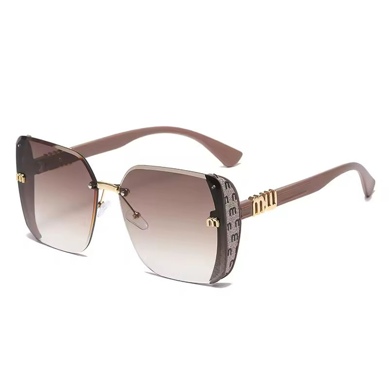 สีน้ำตาล