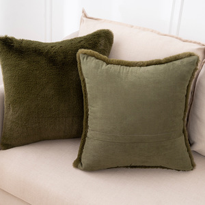 Housse de coussin carrée en fourrure de lapin, couleur unie, pour canapé et chambre à coucher, lavable, en polyester - Product Image 1