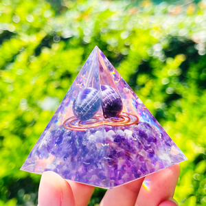 Prix de gros Cristal fait à la main Artisanat Énergie Résine <span class=keywords><strong>Pyramide</strong></span> Cristal <span class=keywords><strong>Pierre</strong></span> Gouttes Colle Résine <span class=keywords><strong>Pyramide</strong></span> pour la Décoration de la Maison - Product Image 6